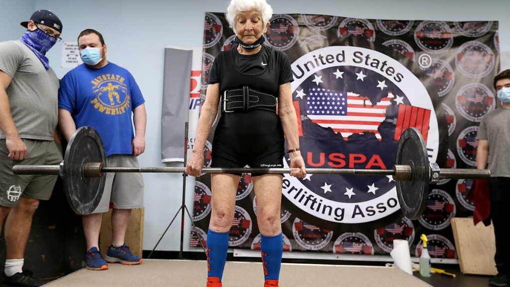 89 year old woman powerlifting