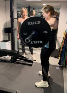 Sofie barbell upright row