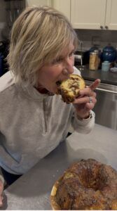 No baking awards, but delicious Jewish Apple Cake, and my boyfriend. Polli eating apple cake